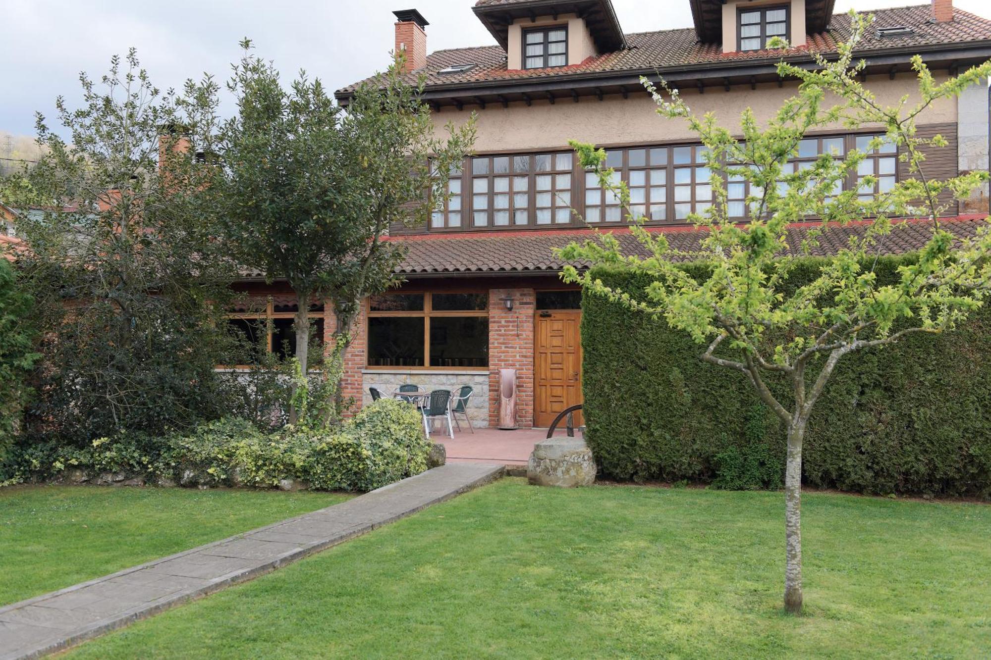 La Casona De Entralgo Casa de Campo