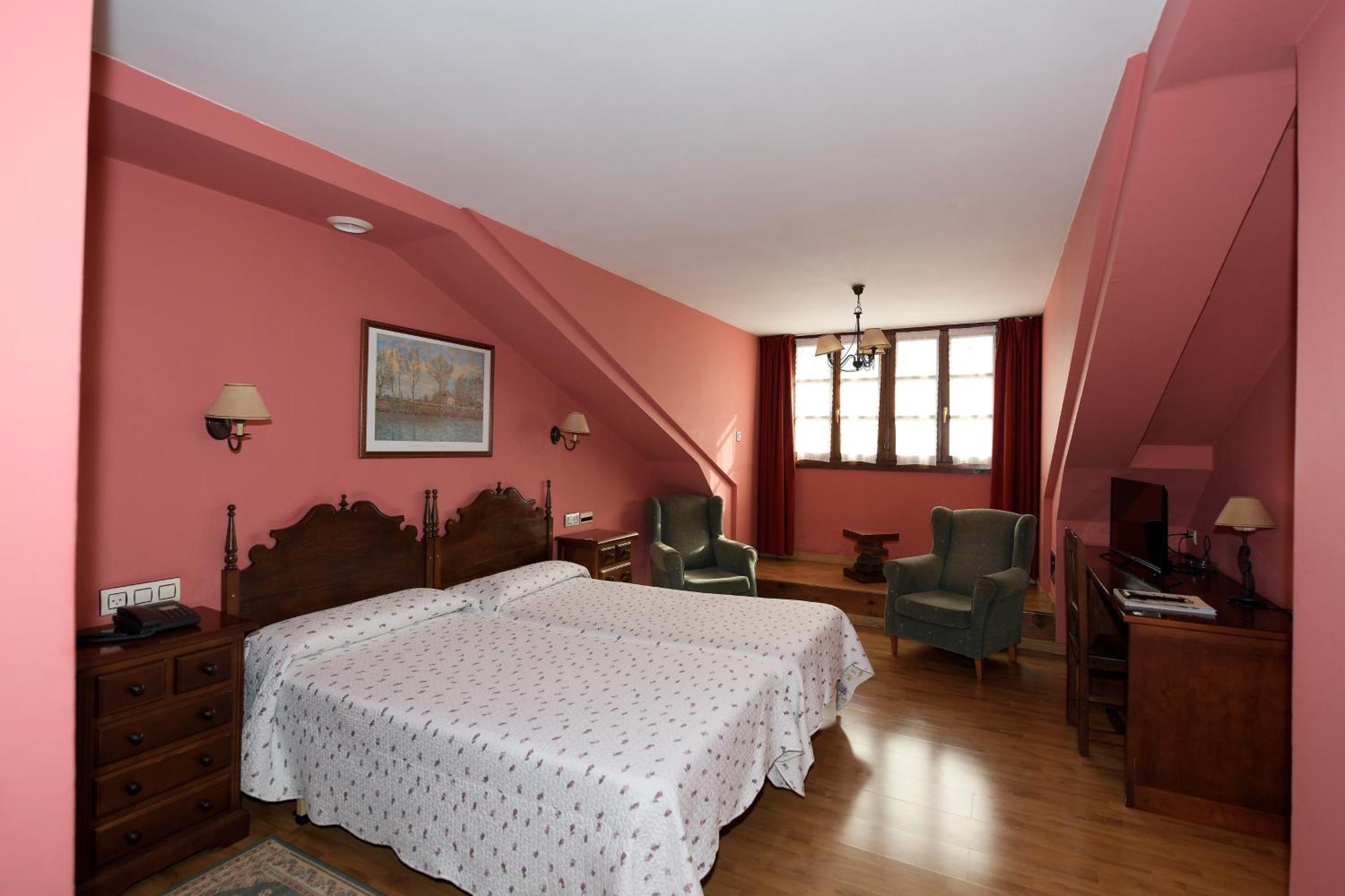 La Casona De Entralgo