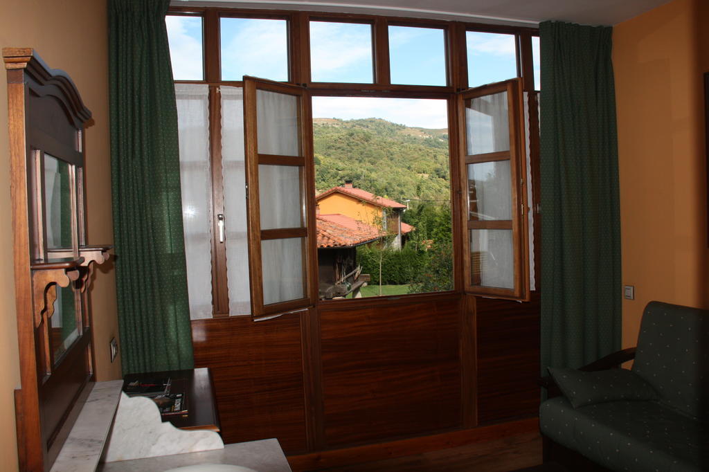 La Casona De Entralgo